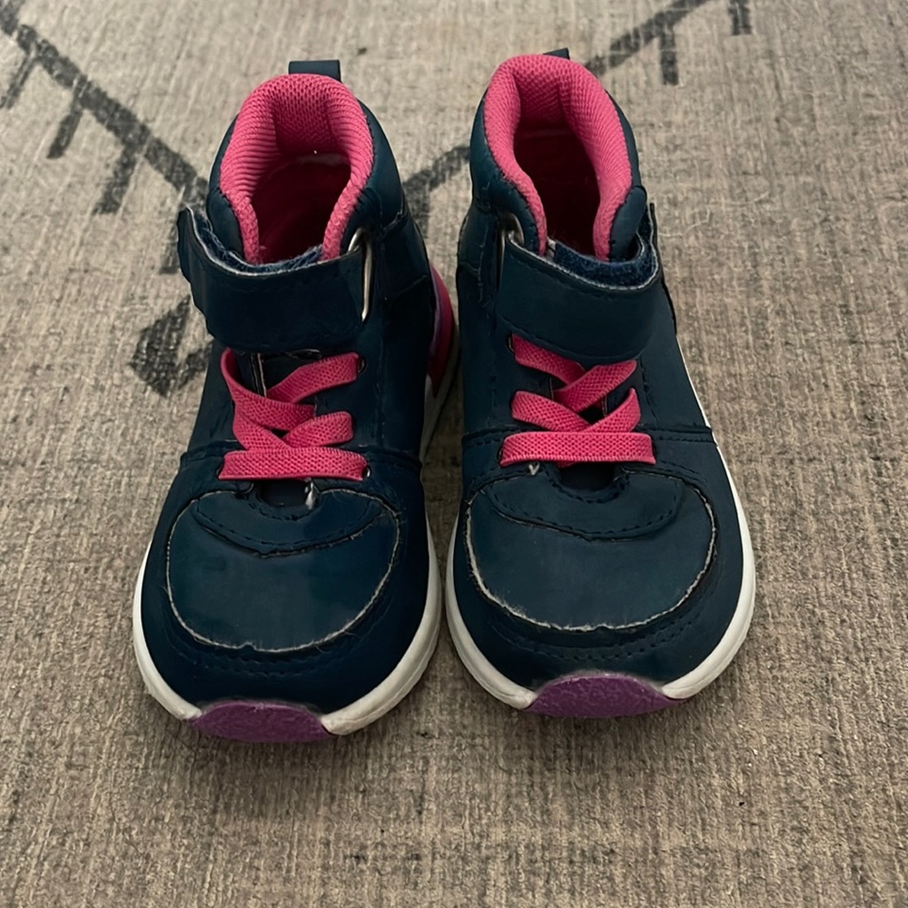 Oomphies girls high top sneakers size 5
